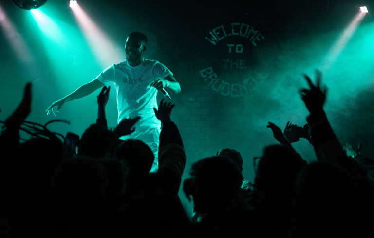 Report shows "disaster" facing grassroots music venues: "The big companies and arenas are now going to have to answer for this" – NME