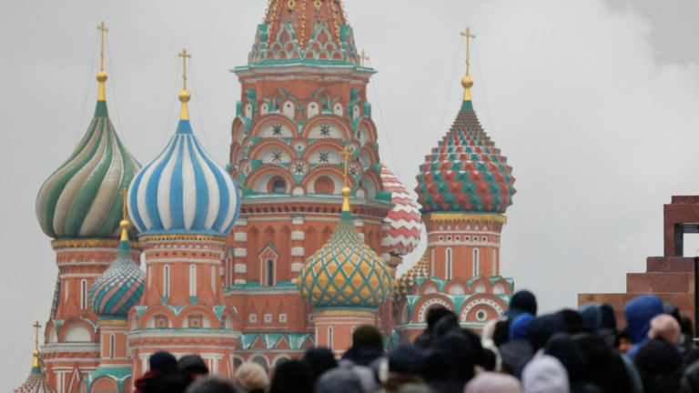 Ukraine war latest: Moscow launches scathing attack on UK – after expelling diplomats; crunch peace talks to begin – Sky News
