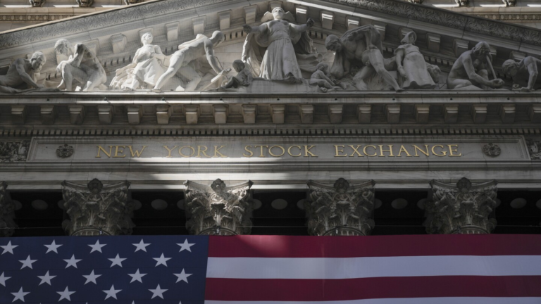 Live updates: US stocks give up an early gain as clock ticks down to Trump’s new tariffs – AP News
