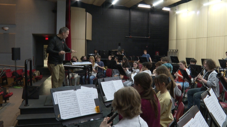 Indiana State School Music Association Finals see first father and son duo direct competing bands – WISH-TV