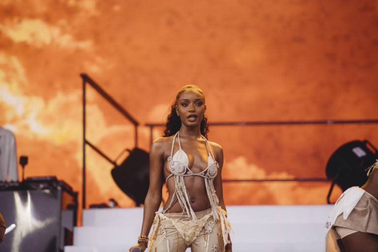 Ayra Starr has dropped a new music video for ‘Gimme Dat’ featuring Wizkid – Dork | Down With Boring